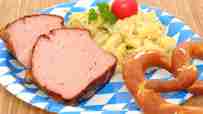 zu-leberkaese-wird-haeufig-kartoffelsalat-gereicht-2